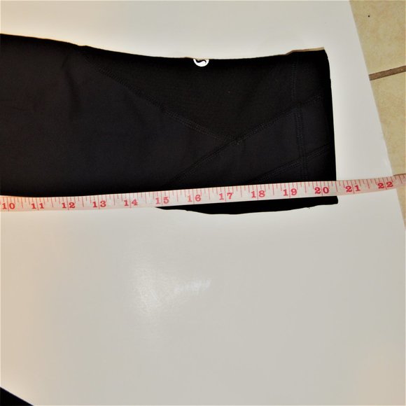 LULULEMON ATHLETICA LEGGINGS PACE RIVAL CROPS SZ 4 - Picture 9 of 9
